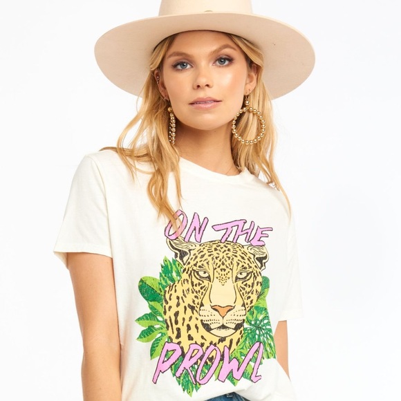 SHOW ME YOUR MUMU On The Prowl T-shirt - Picture 2 of 11